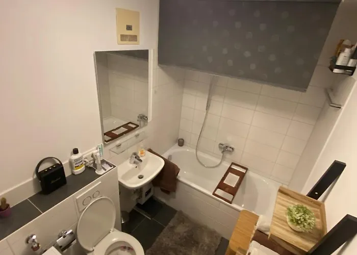 Apartman 2-room Apartment, Quiet, Balcony